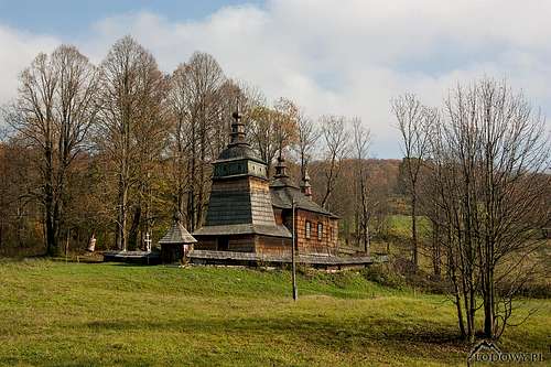 Wooden tserkva in Bartne