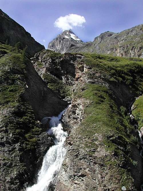 Waterfall in Val di Rhêmes<br> at the foot of Granta Parei
