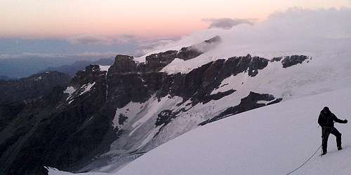 Dawn en route to Castor 4223m