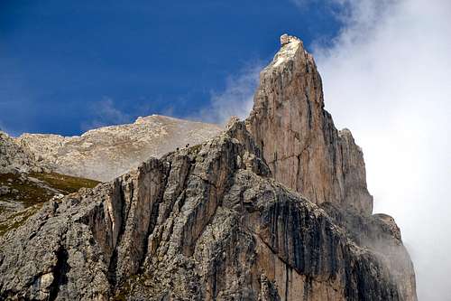 Croz di Santa Giuliana or Torre del Finestrino, 2670 m, with two climbers