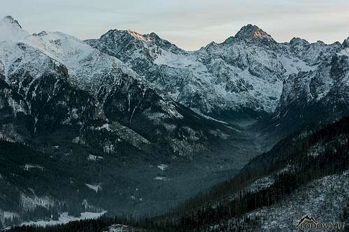 Bielovodska valley at dusk