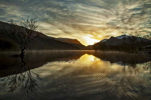 Sunrise Padarn Lake