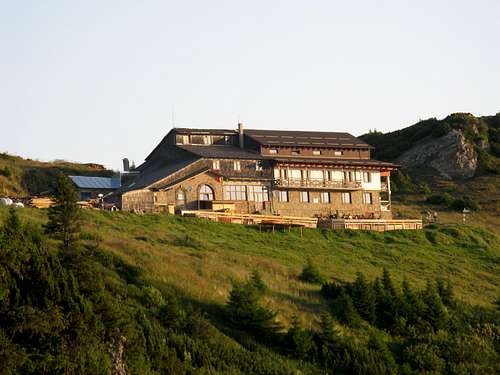 Dochia hut (1750m)