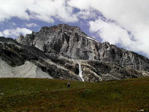Val di Rhêmes head: at the foot of the mighty  Granta Parei