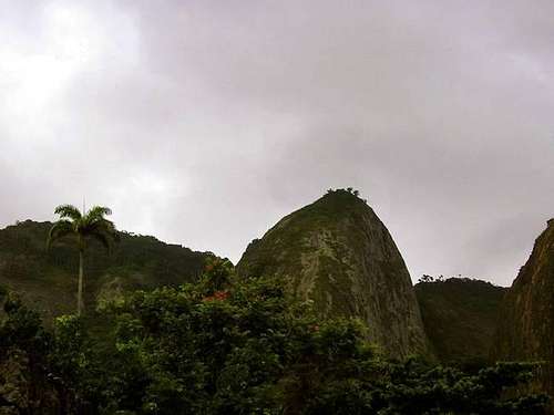 Mount Mourão from Itacoatiara...