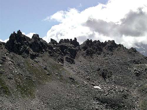 Gran Paradiso GROUP: close view of Rocce del Nivolet <i>2760m</i> from Piani di Rosset