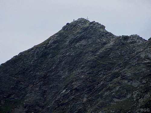 Zooming in on the Stutennock summit from the east