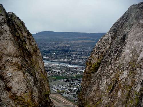 Wenatchee between the rocks