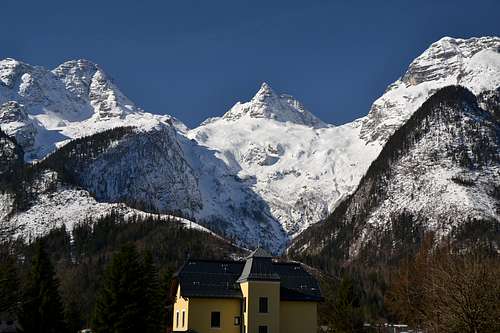 The Loferer Steinberge in April snow