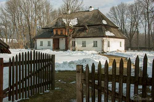 XVIIIcent. manor house in Lopuszna