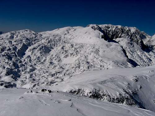 The beuatiful skiing slopes...
