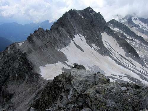 Große Ohrenspitze (3101m) east ridge from Almerhorn