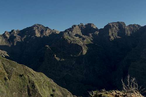 Pico Ruivo (1862m), Pico das Torres (1852m), Pico Cidrao (1797m)