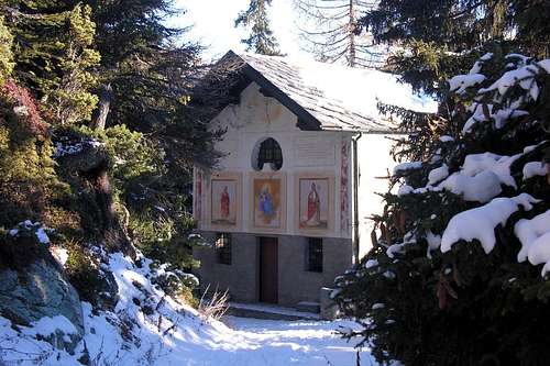 Snowshoeing Septumian Chapel near Torgnon 2005