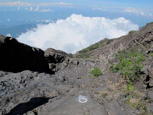 White trail markings on the Mt. Agung crossover trail