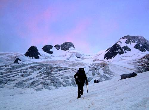 Piz Gluschaint, dawn on the glacier