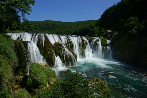 Una river waterfalls