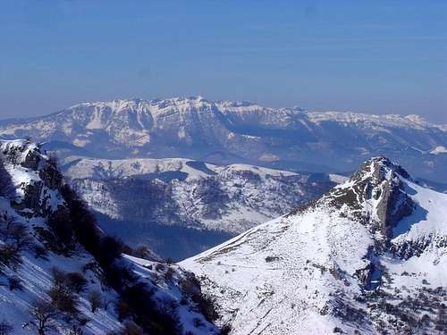 the massif of Aizkorri over...