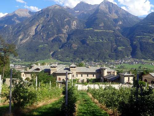 Aosta Town / B-bis St. Christophe Castle & Emilius 2015