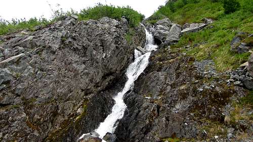 The waterfall to scramble on the right side of
