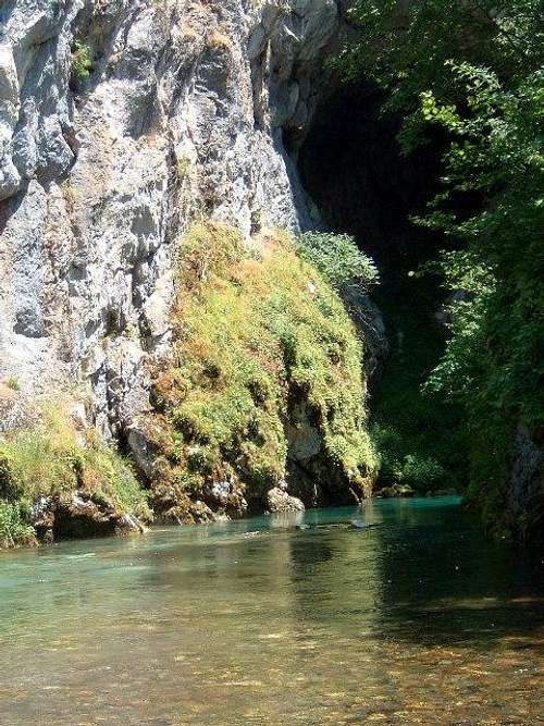 Grlja river, near Ropojana...