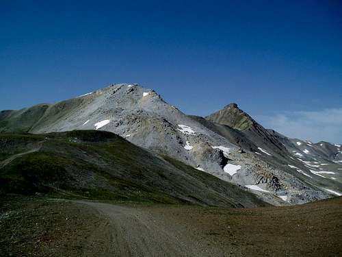The dirt road to Piz dal Canton