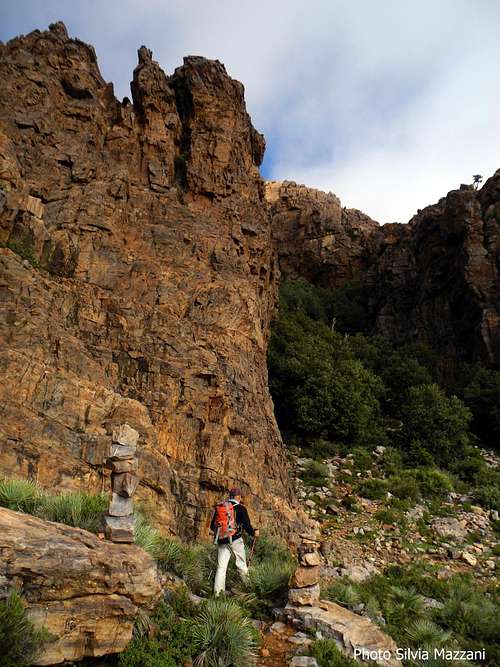 Jebel el Kest, distinctive passage near the cave