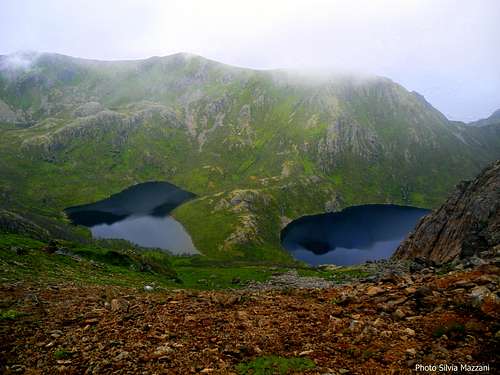 Scenery along the Dronningruta: the lakes Langvaddalsvatnet