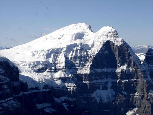 North aspects of North Twin (left) and Twins Tower (right)