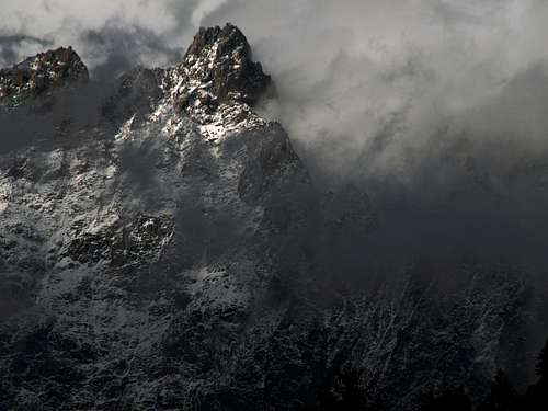 Mysterious & Fascinating Dark Mont Blanc Ridges 2015