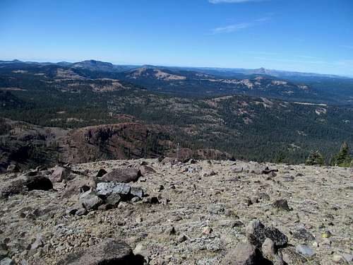 Sierra Buttes (center right) from Lola N summit