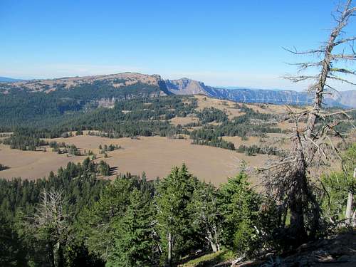 Crater Lake rim from Scott Trail