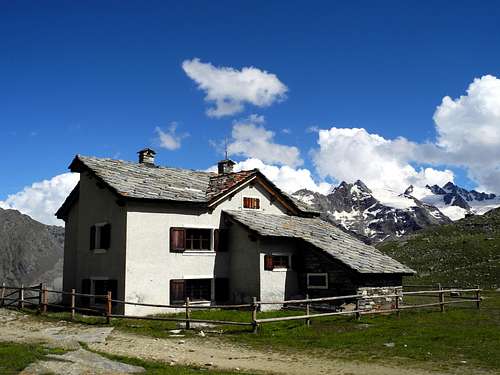 Gran Paradiso National Park lodge on Alpe Lauson