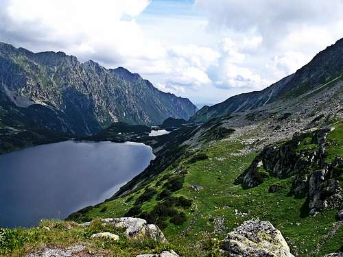Wielki Staw Polski and Przedni Staw Polski. In the distance is a mountain shelter in Five Polish Lakes Valley