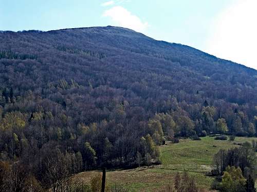 Mt. Połonina Caryńska from Berehy Górne village..