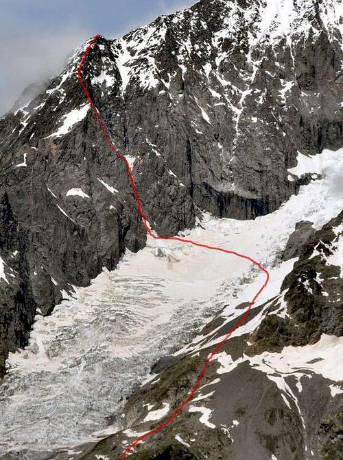 The main routes of Aiguilles des Glaciers, Aiguille J. Croux and other