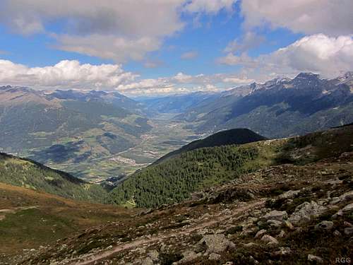 Piz Chavalatsch summit view down the Vinschgau valley