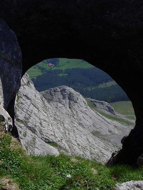 The cave of Mari in the...