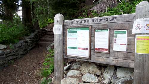 Tomyhoi Trail Sign