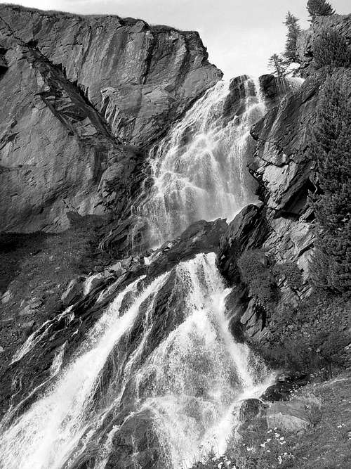 Money ... Tsavanis Waterfall into Urtier Vallon 2002
