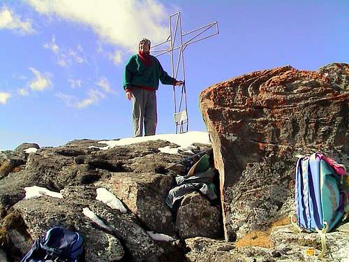 Becca d'Aran <i>(2953m)</i> Cross of the true Summit 2001