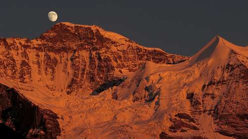 Moon rises up over Jungfrau west ridge 13