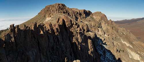 Roque de los Almendros (2532m) and El Sombrero (2531m)