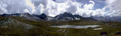 Panoramic view from Ponton lake of the southern  ridge of Vallone dell'Urtier
