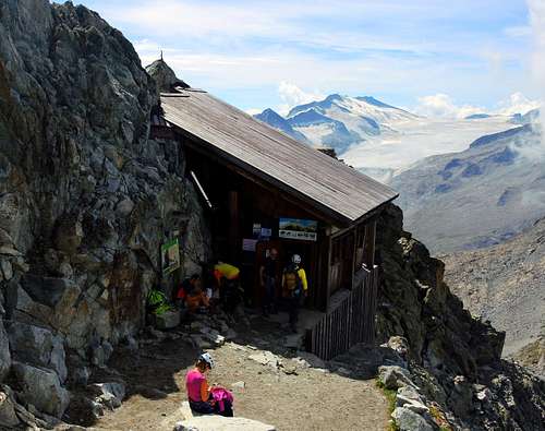 People at the shelter on Corno di Lago Scuro summit