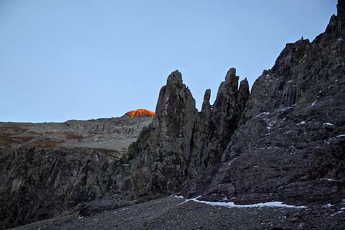 Cliffs on the west side of T 8