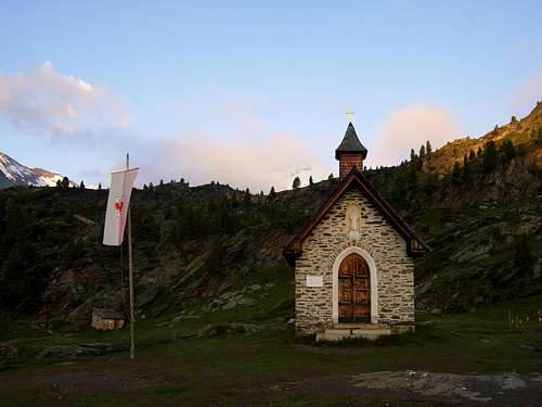 Small chapel near Refuge Corsi