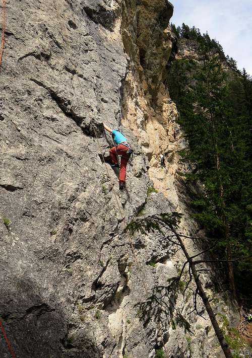Rock climbing at Landro