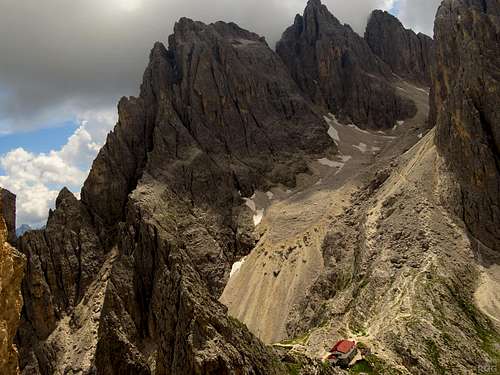 The highest peaks of the Cadini Group towering above Rifugio Fonda Savio