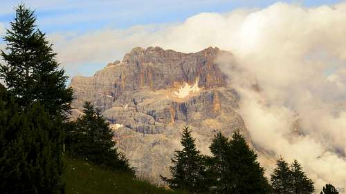 Zooming in on Sorapis from near the Falzarego pass